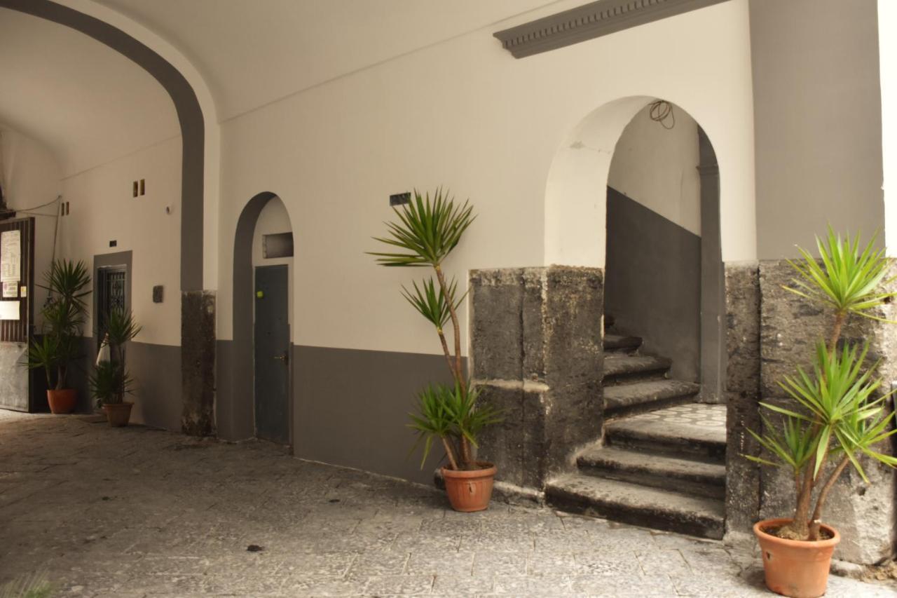 Varriale House Free Parking For Small Cars Only Naples Exterior photo