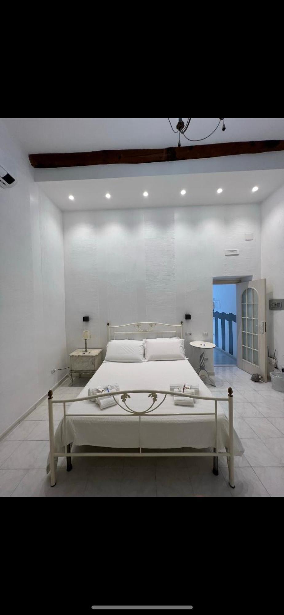Varriale House Free Parking For Small Cars Only Naples Exterior photo